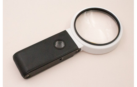 Lupa de Mesa con brazo rotatorio y Luz LED