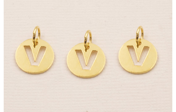 Colgante letra V 10mm Baño Oro 18K, 3Micras
