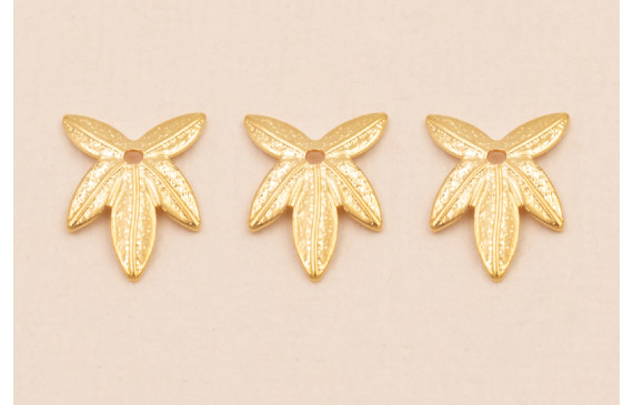 Hoja 5 pétalos 15*11mm Oro 18K 3 Micras