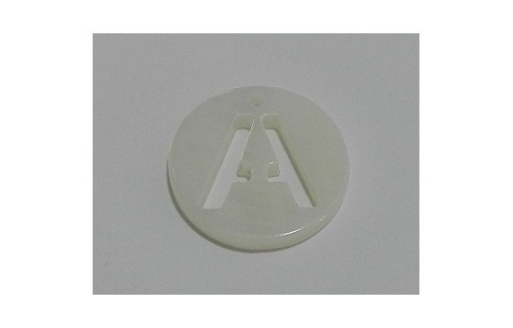 Letra calada 15mm Nacar A