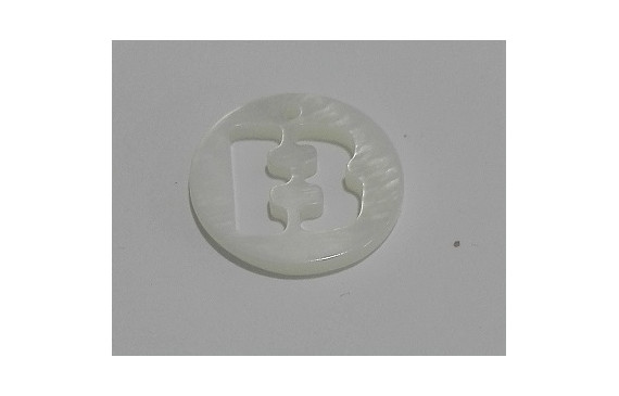 Letra calada 15mm Nacar B