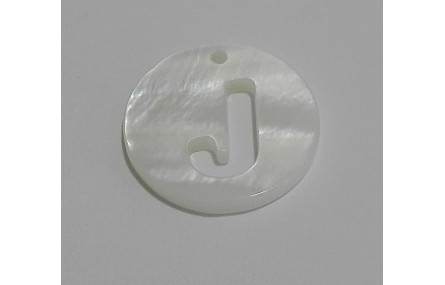 Letra calada 15mm Nacar J