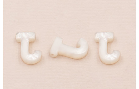 Letra Nacar J 10mm agujero horizontal superior