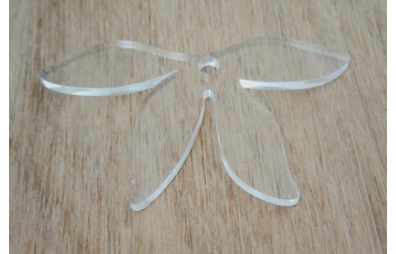 Metacrilato: Pétalos transparente 75*45mm