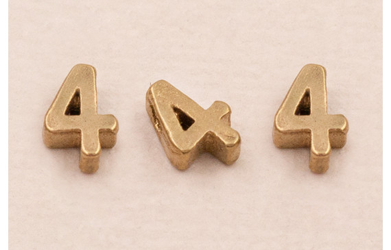 Pieza Número 4 7*6*2 Oro