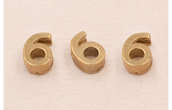 Pieza Número 6 7*6*2 Oro