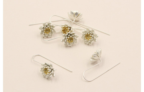 Pendiente  capullo gancho 16mm. Oro y Plata Mate