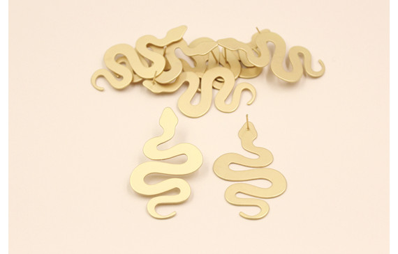 Pendiente serpiente 55*30mm Oro Mate