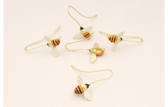 Pendiente Abeja Oro Mate pintada 16*10mm