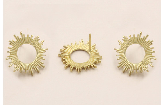 Pendiente rayos de Sol 18mm diametro Dorado Mate