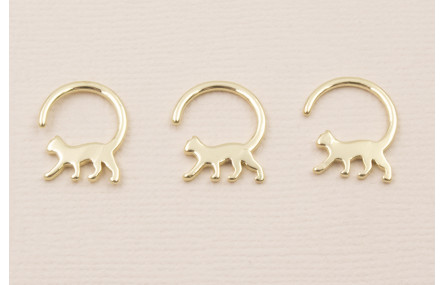 Stainless Steel. Aro Gato  Pendiente 15mm Dorado