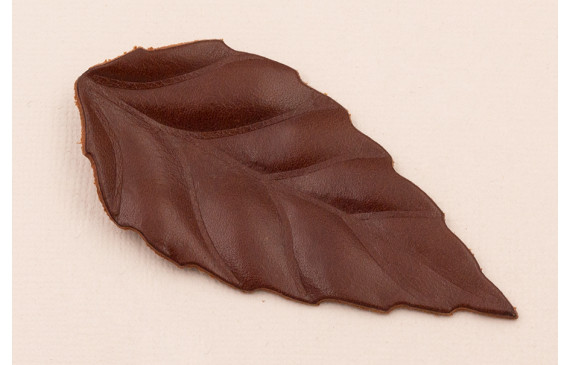 Hoja Cuero relieve 8*3,7 avellana