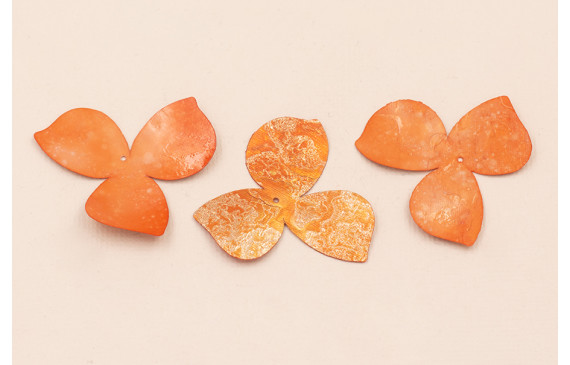 Flor 3 pétalos 35mm diametro Naranja y Metal