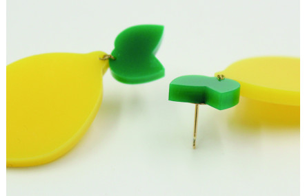 Pendientes con forma de limón en metacrilato amari