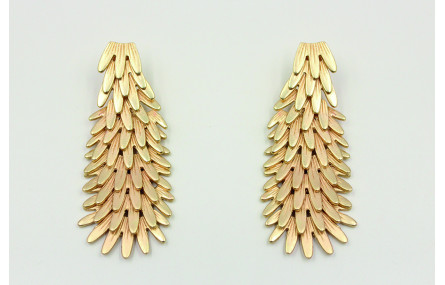 Pendientes escamas redondo en oro mate. Largo del 