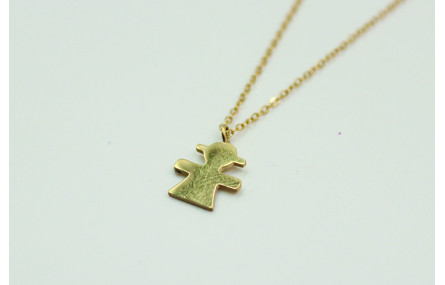 Solitario con cadena de eslabón pequeño dorado y c