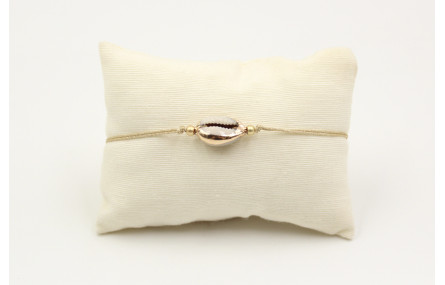 Pulsera hilo macrame dorado con concha esmaltada b