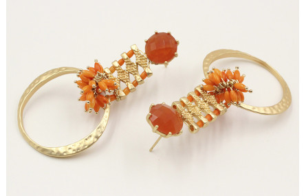Pendientes perno brillo naranja con coralitos nara
