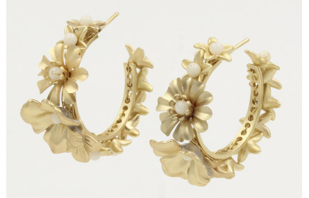 Pendientes cosido con flores oro mate y rematadas 