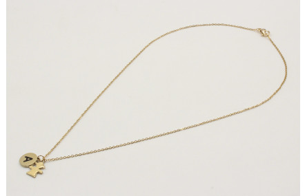 Collar con cadena de acero inoxidable y colgando c