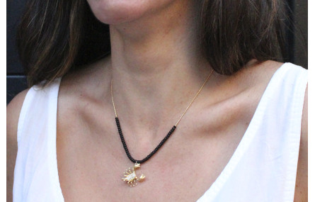 Solitario cadena fina oro brillo con abalorio en n