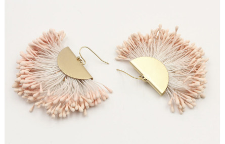 Pendientes colgante estambres color rosa palo. Lar