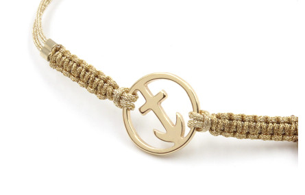 Pulsera hilo macrame oro palido con nudo dorado di