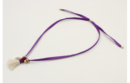 Collar seda color morada con colgante caracola bor