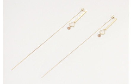 Pendientes perno palo oro mate con gota nacar enga