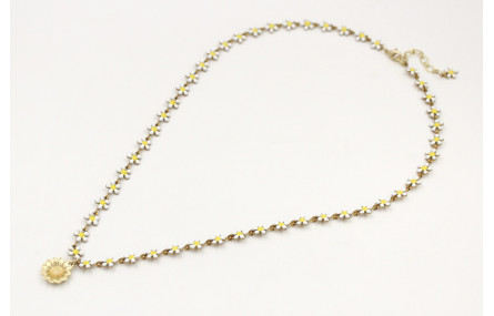 Collar cadena margaritas blancas y amarillas con c