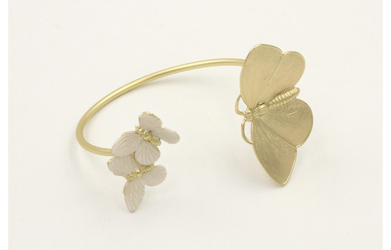 Pulsera rigida con mariposa grande dorada mate y 2
