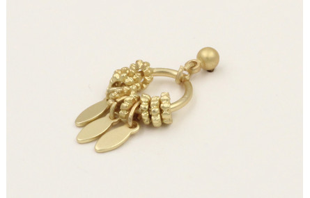 Single earrings con colgantes petalos y ruedas est