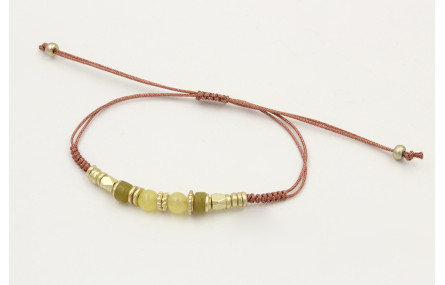 Pulsera hilo macramé oro rosa con rueda estreiada,