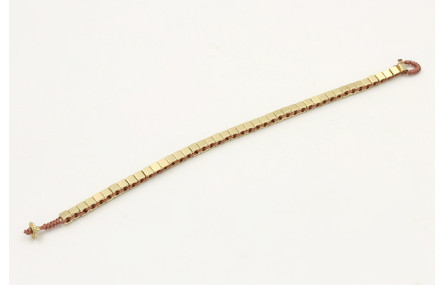 Pulsera hilo macramé oro rosa con cubos dorados ma