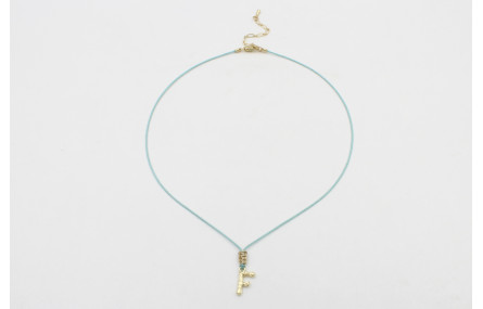 Collar hilo color menta con nudo macramé dorado pa