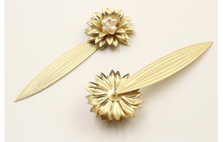 Pendientes nenufar 4 capas con bola de perlas y co