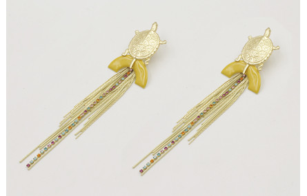 Pendientes perno tortuga dorada mete con semicircu