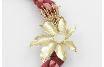 Collar seda granate y salmón con nudo kumihimo y c