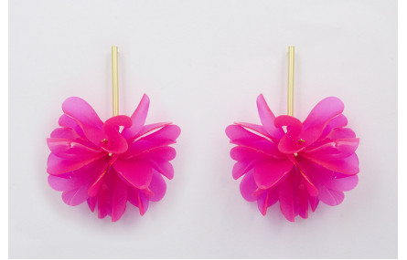 Pendientes perno listón dorado mate con flor lente