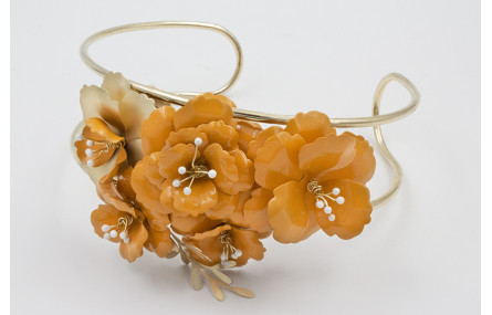 choker doble aro dorado con flores sobrepuestas es