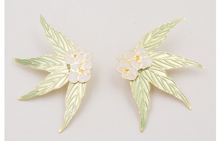 Pendientes ramillete 4 hojas planas esmaltadas ver