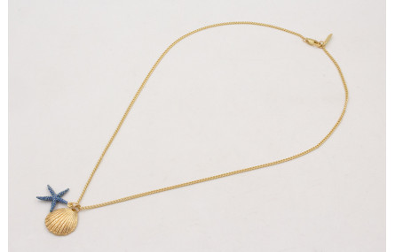 Collar cadena con concha dorada y estrella de mar 