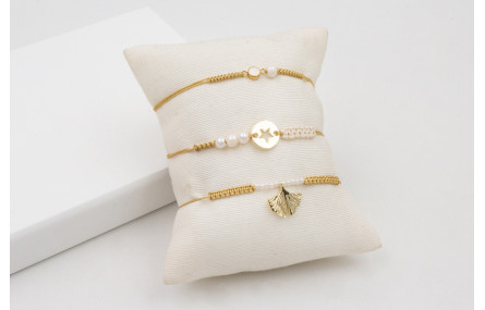 Pulsera nudo macrame con microperla y hoja de ging