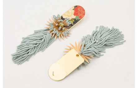 Pendientes pieza flores rosas,blancas,negras con f