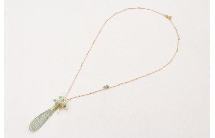 Collar largo cadena listones dorado mate con colga