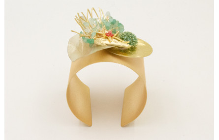 Brazalete ancho con centro lentejuelas disco dorad