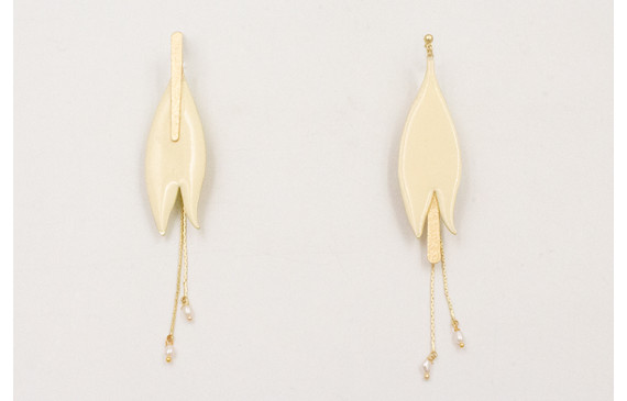 Pendientes irregulares lámina satinada,perno bolit