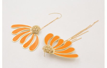 Pendientes irregulares nenufar esmaltado crema, pé