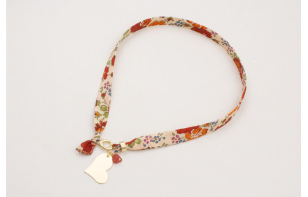Collar lazo estampado bies flores beige y rojas co