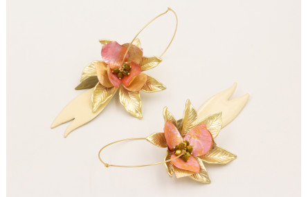 Pendientes aro grande dorado mate con flor grande,